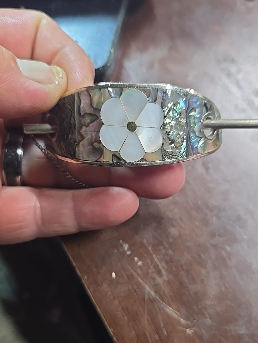 Handmade Mother-of-Pearl Flower Silver Bracelet - White